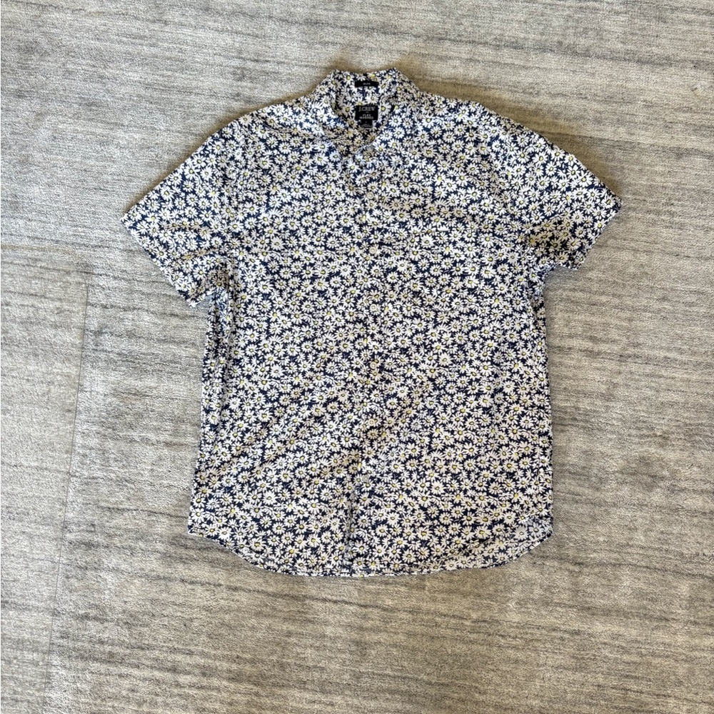 J.Crew Flex Washed Slim Button-Up Shirt – Navy Daisy Print, Size L